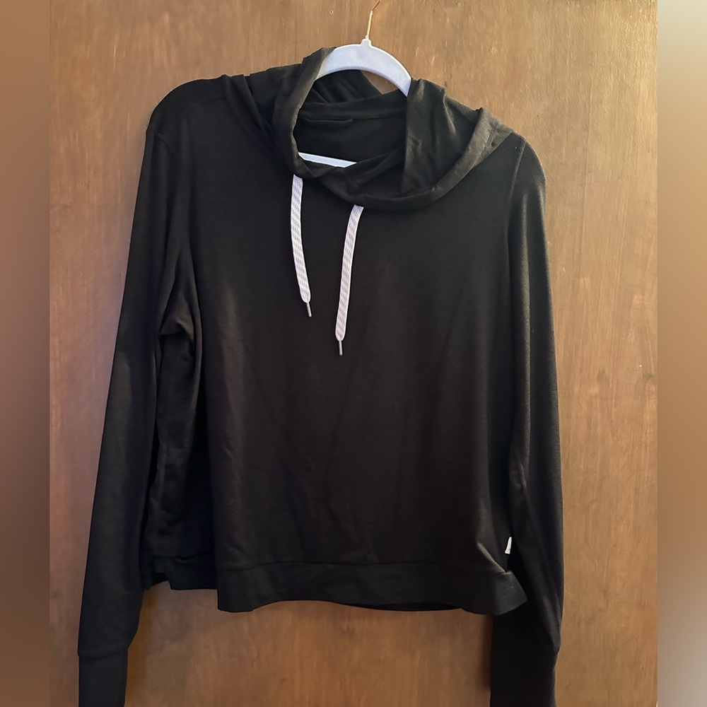 Vuori sweatshirt